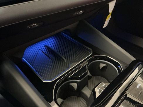 Certified 2025 BMW 530i w/ Premium Package image 13