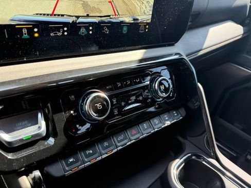 Used 2023 GMC Sierra 1500 AT4X image 34