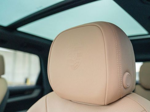 New 2026 Porsche Cayenne image 13