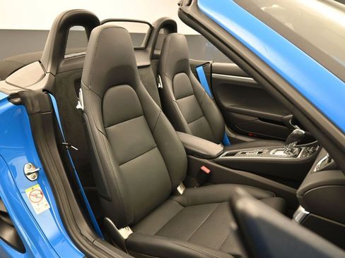 Used 2025 Porsche 718 Boxster S RWD image 12