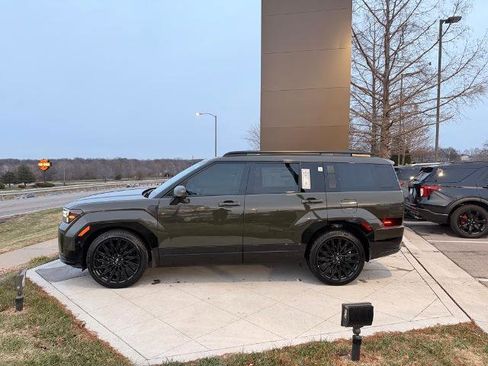 Used 2025 Hyundai Santa Fe Calligraphy image 2