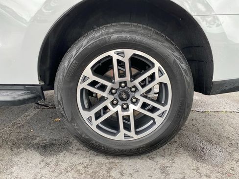 Used 2025 Ford Expedition Active AWD/4WD image 36