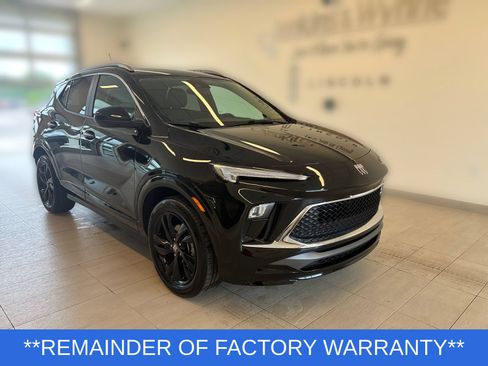 Used 2025 Buick Encore GX Sport Touring FWD image 5