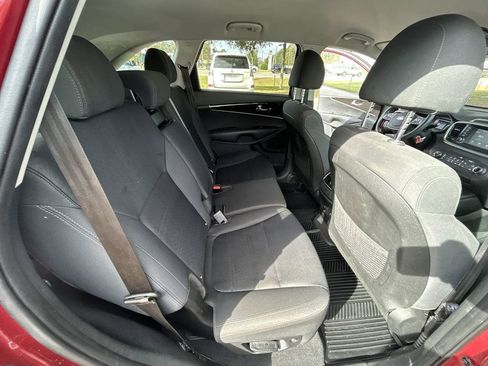 Used 2020 Kia Sorento LX image 21