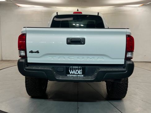 Used 2022 Toyota Tacoma SR AWD/4WD image 4