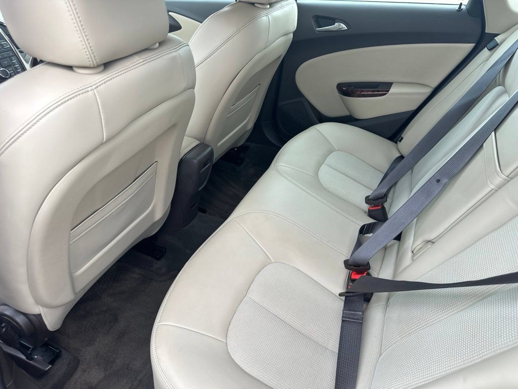 Certified 2013 Buick Verano Convenience FWD image 18