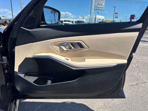 Used 2019 BMW 330i Sedan w/ Driving Assistance Package RWD image 18