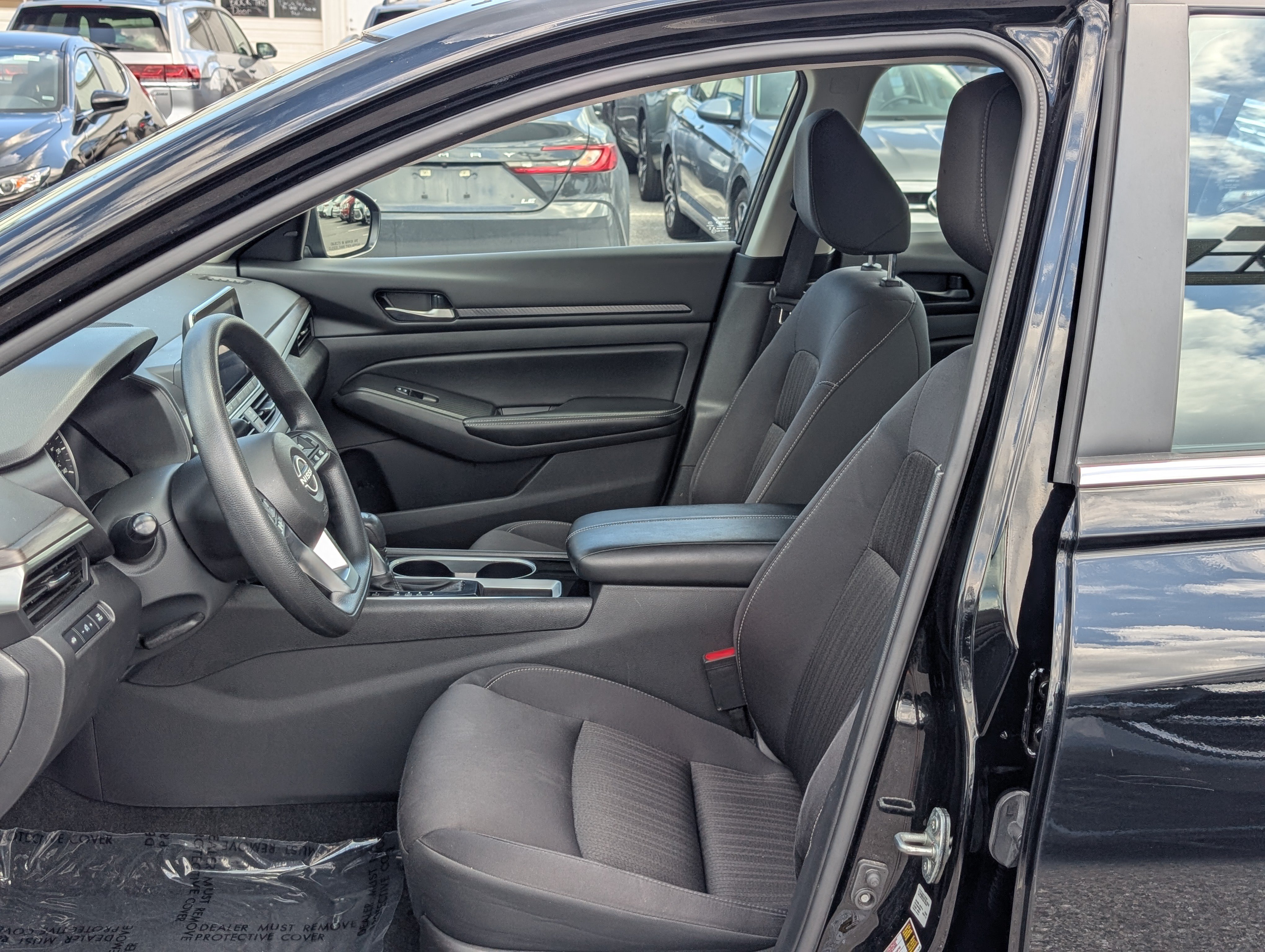 Used 2024 Nissan Altima 2.5 SV FWD image 15