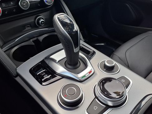 New 2025 Alfa Romeo Stelvio Sprint AWD/4WD image 14
