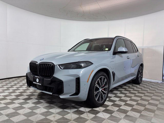 Used 2024 BMW X5 xDrive50e w/ Executive Package AWD/4WD image 3