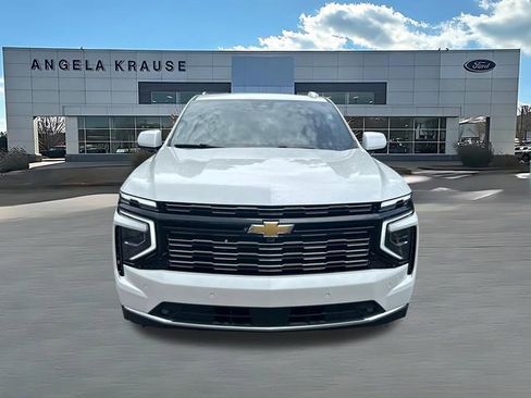Used 2025 Chevrolet Tahoe High Country AWD/4WD image 2