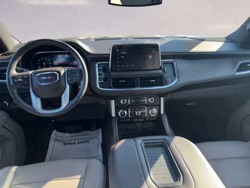 Used 2022 GMC Yukon SLT w/ SLT Premium Package image 10