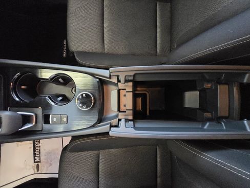 Used 2025 Nissan Rogue SV image 21
