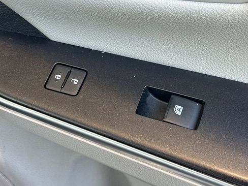 Used 2016 Toyota Camry SE image 21