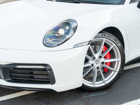 Used 2020 Porsche 911 Carrera 4S AWD/4WD image 3