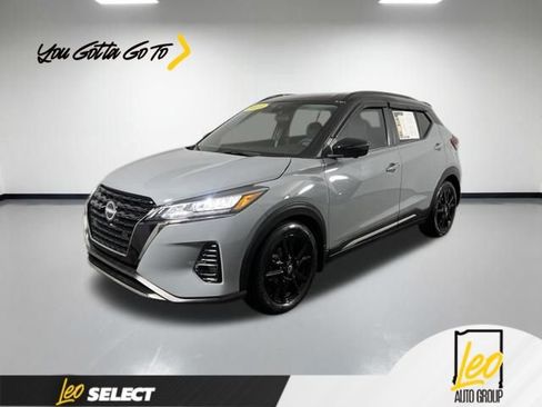Used 2023 Nissan Kicks SR w/ SR Premium Package FWD image 1