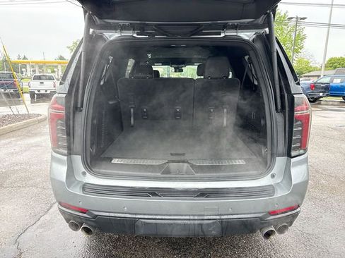 Used 2025 Chevrolet Suburban Z71 AWD/4WD image 25