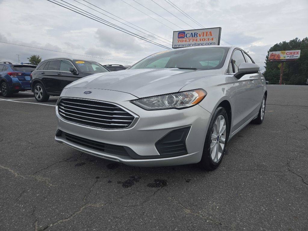 Used 2019 Ford Fusion SE FWD image 1