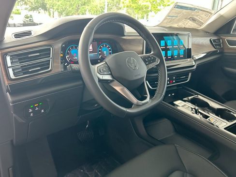New 2026 Volkswagen Atlas SE image 14