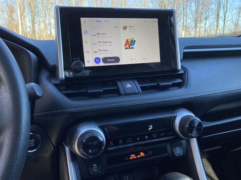 Used 2024 Toyota RAV4 XLE image 34