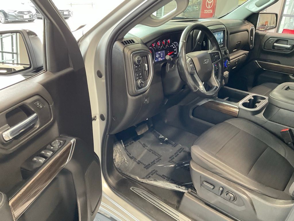 Used 2022 Chevrolet Silverado 1500 LT Trail Boss w/ Bed Protection Package AWD/4WD image 9