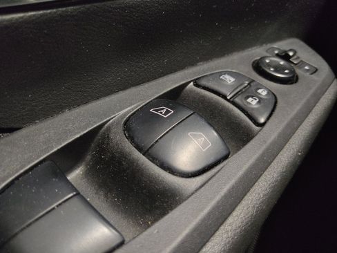 Used 2021 Nissan Kicks SV FWD image 27