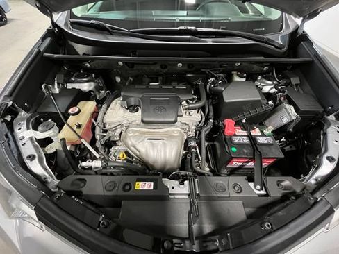 Used 2018 Toyota RAV4 LE w/ All Weather Liner Package AWD/4WD image 27