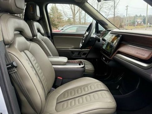Used 2023 Rivian R1S Adventure image 15