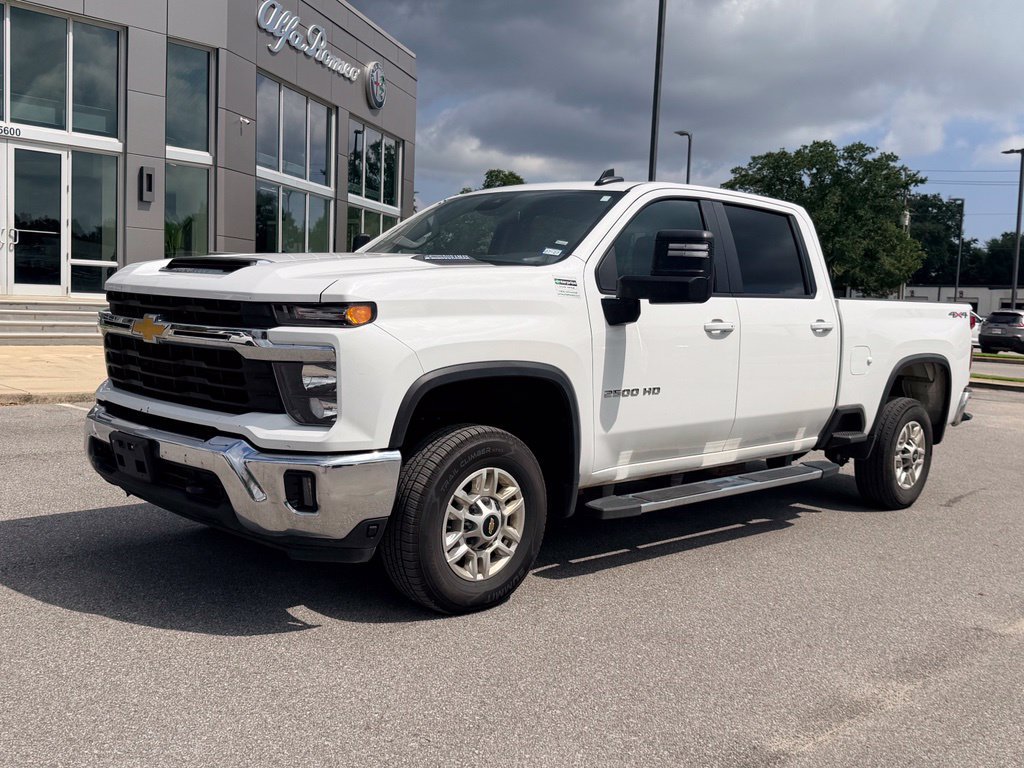 Used 2025 Chevrolet Silverado 2500 LT w/ Convenience Package AWD/4WD image 1