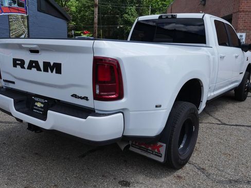 Used 2026 RAM 3500 Laramie AWD/4WD image 5