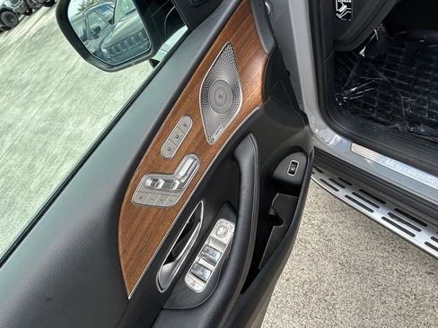 Used 2024 Mercedes-Benz GLS 450 4MATIC w/ AMG Line Exterior image 27