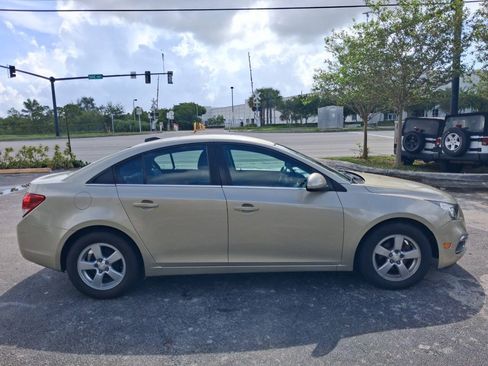 Used 2016 Chevrolet Cruze LT FWD image 5