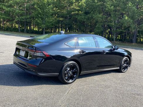 New 2025 Honda Accord SE image 2