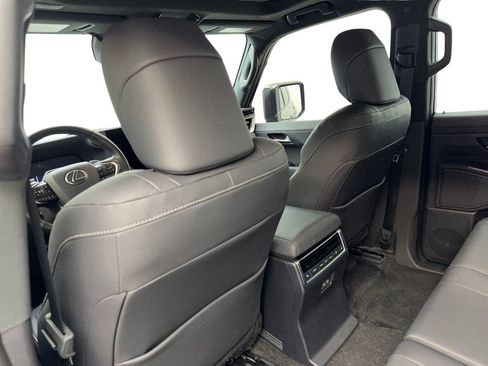 Used 2024 Lexus GX 550 w/ Accessory Package (Z1) AWD/4WD image 34