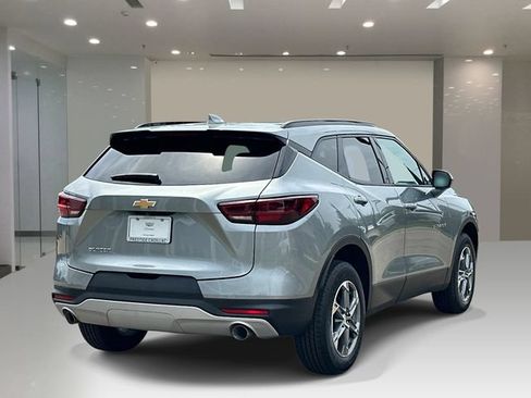 Used 2024 Chevrolet Blazer LT w/ Convenience Package FWD image 4