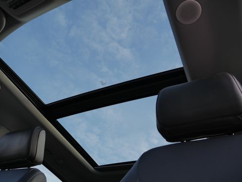 Used 2023 Ford F250 Lariat w/ Lariat Ultimate Package image 5