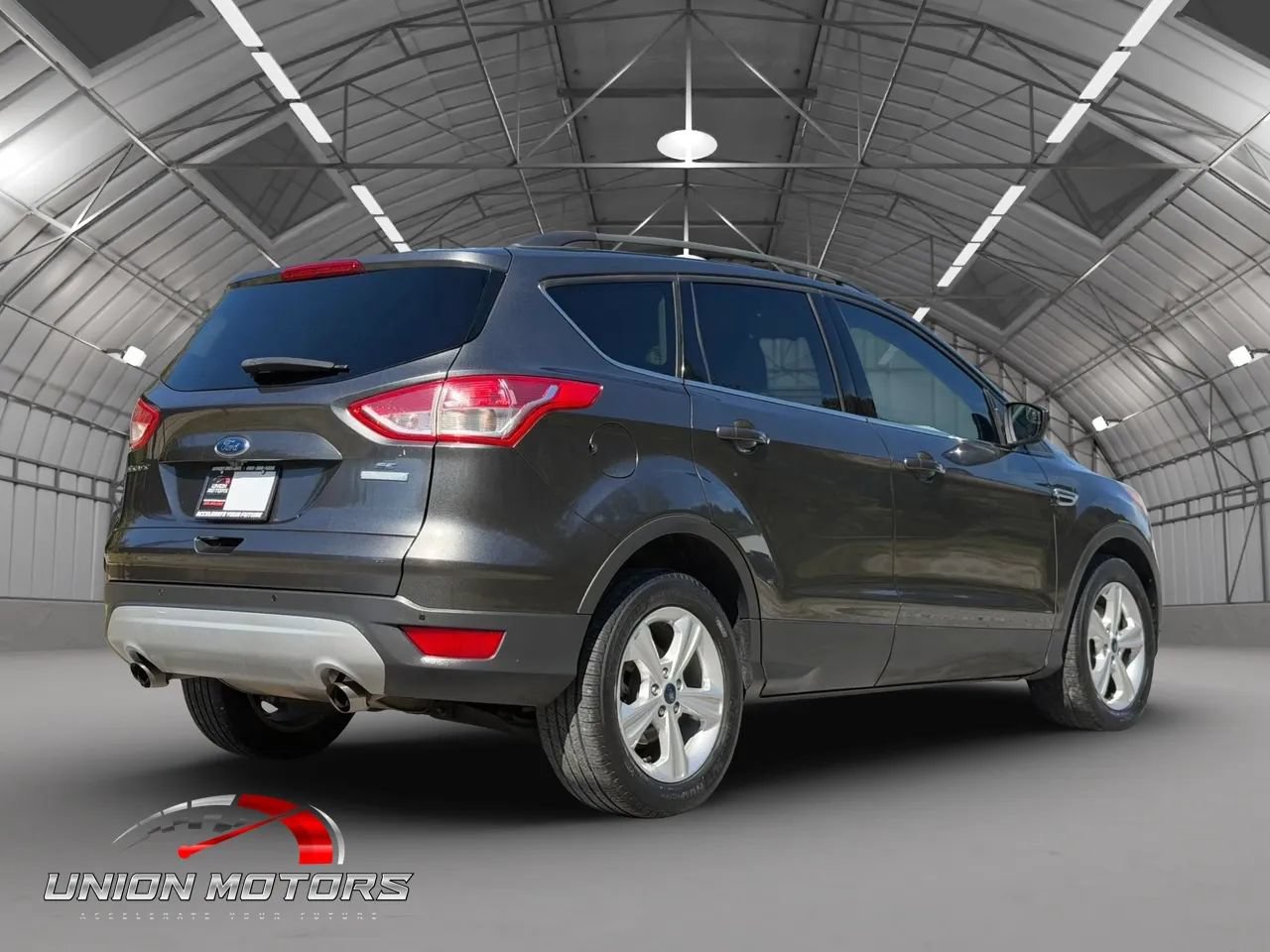Used 2016 Ford Escape SE w/ SE Leather Comfort Package FWD image 4