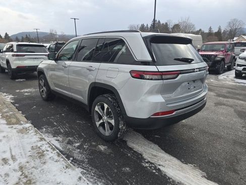 New 2026 Jeep Grand Cherokee Limited AWD/4WD image 4