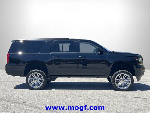Used 2020 Chevrolet Suburban Premier image 31