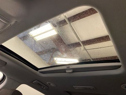 Used 2023 GMC Acadia SLE w/ Driver Convenience Package image 15