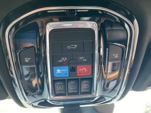 Used 2023 Jeep Grand Cherokee Summit image 52