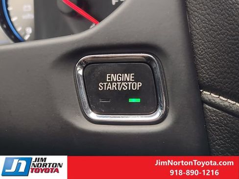 Used 2022 GMC Acadia SLT w/ Technology Package image 22