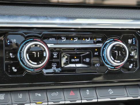 New 2026 GMC Sierra 3500 Denali w/ Denali Reserve Package image 44