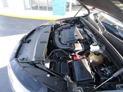 Used 2021 Buick Envision Essence w/ Technology Package I FWD image 9