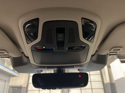 Certified 2025 Subaru Outback Limited image 32