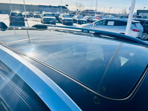 Used 2023 Chevrolet Equinox Premier image 38