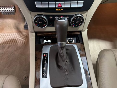 Used 2013 Mercedes-Benz C 250 Sedan image 25