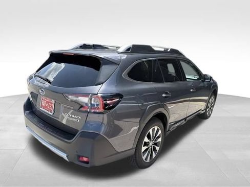 Used 2024 Subaru Outback Touring AWD/4WD image 5