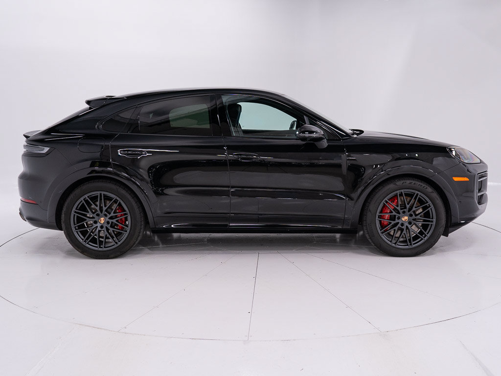 Used 2026 Porsche Cayenne GTS AWD/4WD image 6