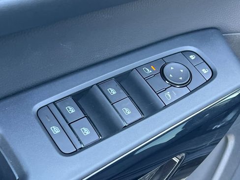 New 2025 Nissan Pathfinder S image 14